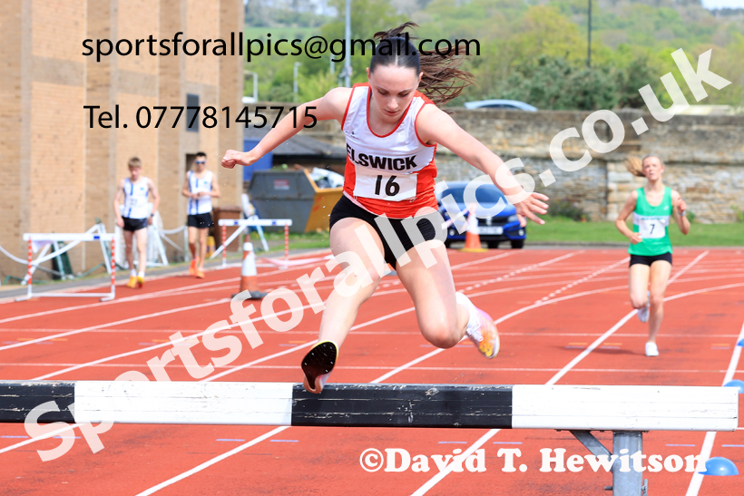 Steeplechase, 2026 Elswick Harriers Event, Wentworth, Hexham. Photo: David T. Hewitson/Sports for All Pics